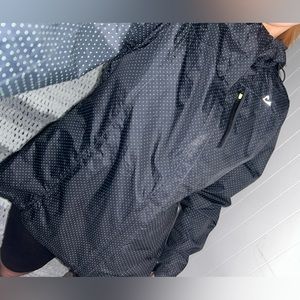 Paradox windbreaker